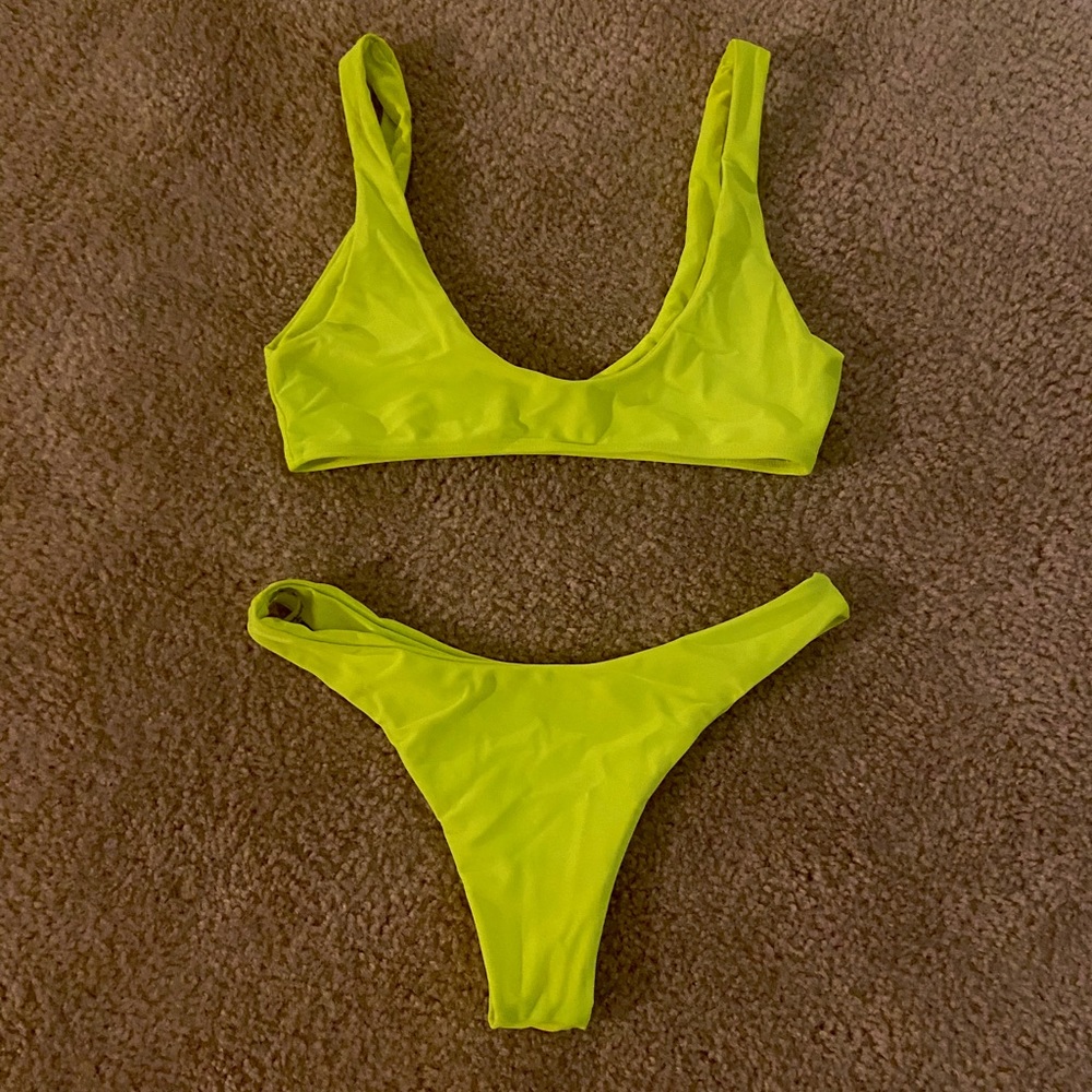 Neon bikin set 🧃